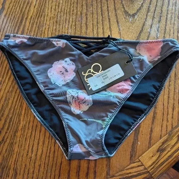 Chaser women's swim bottoms - Picture 1 of 3